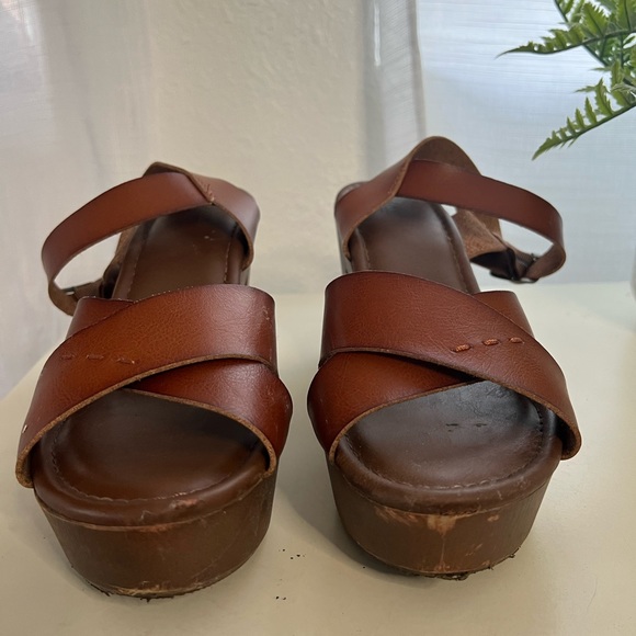 Platform Sandals - Picture 2 of 6